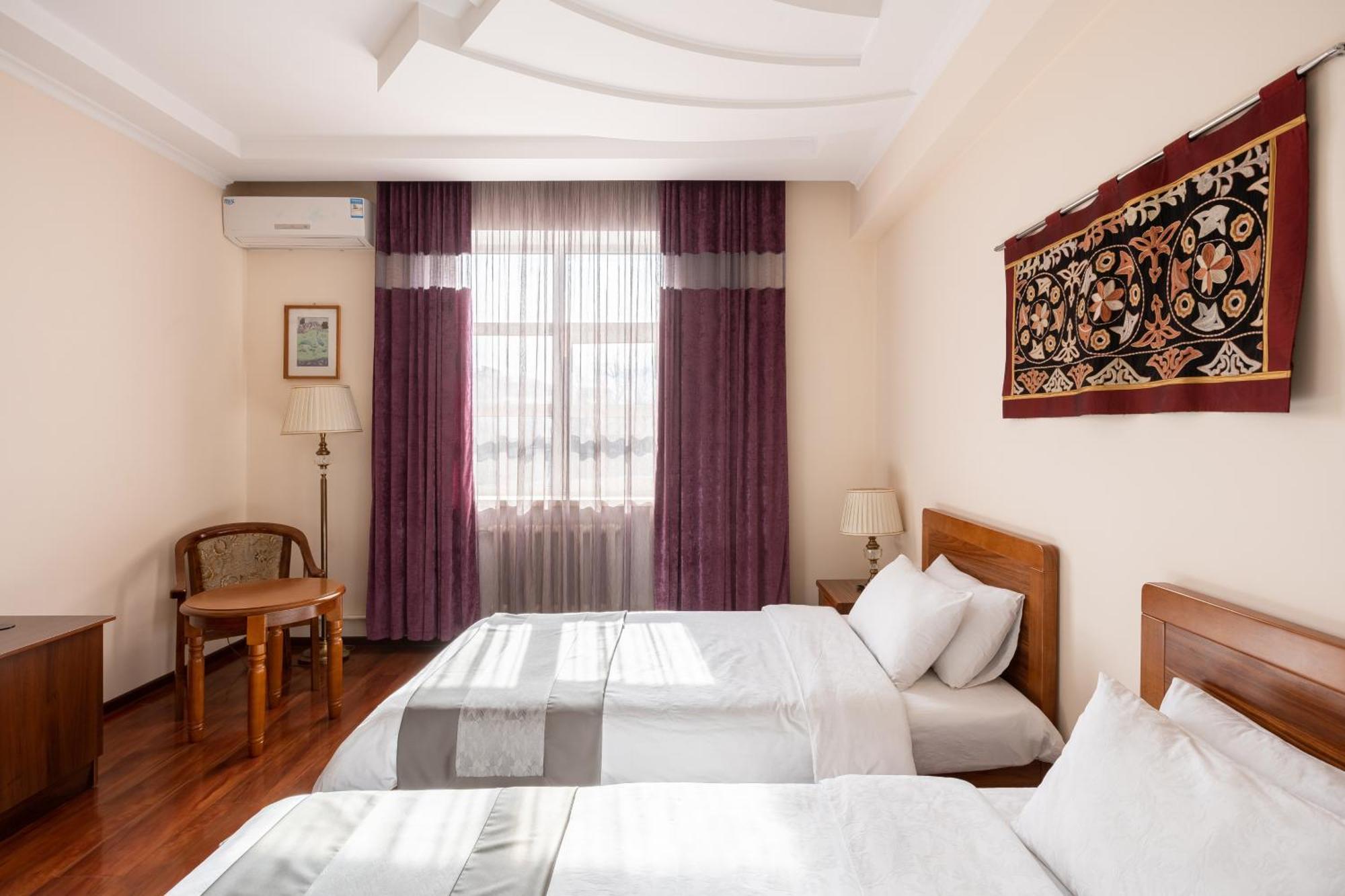 Soluxe Hotel Бішкек Екстер'єр фото
