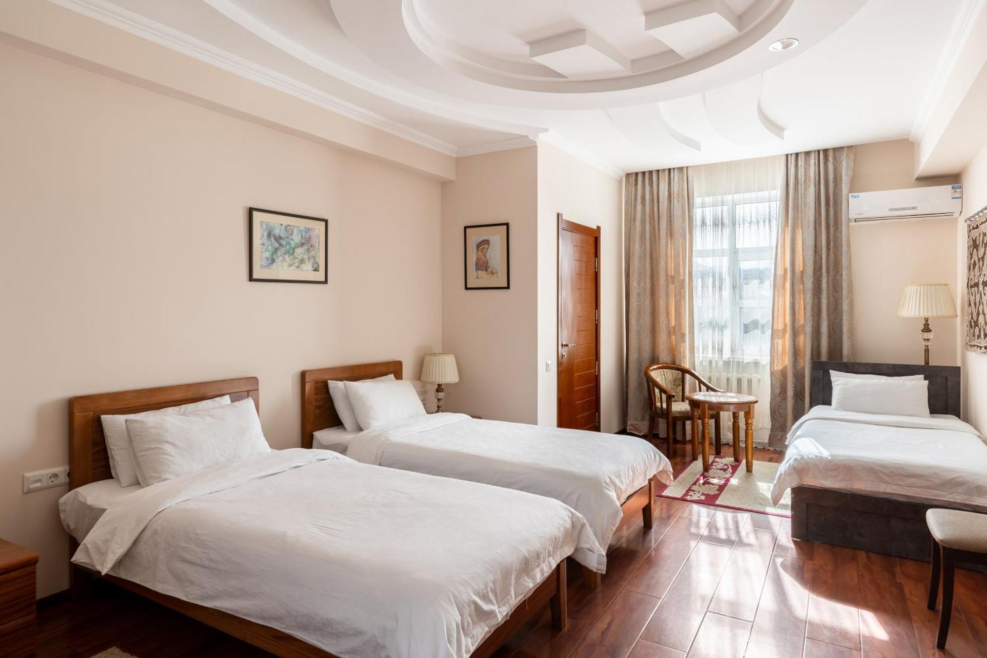 Soluxe Hotel Бішкек Екстер'єр фото