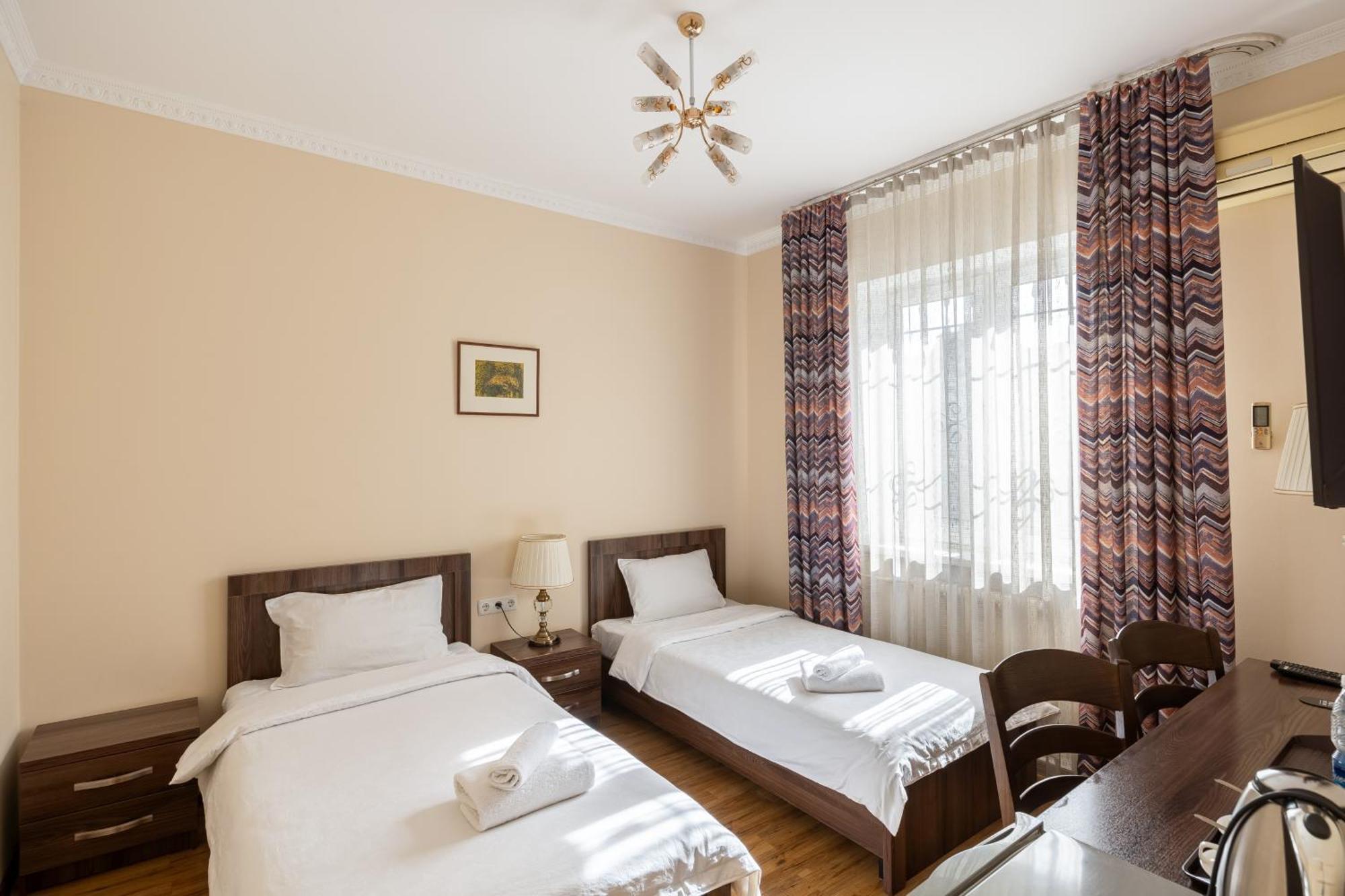 Soluxe Hotel Бішкек Екстер'єр фото