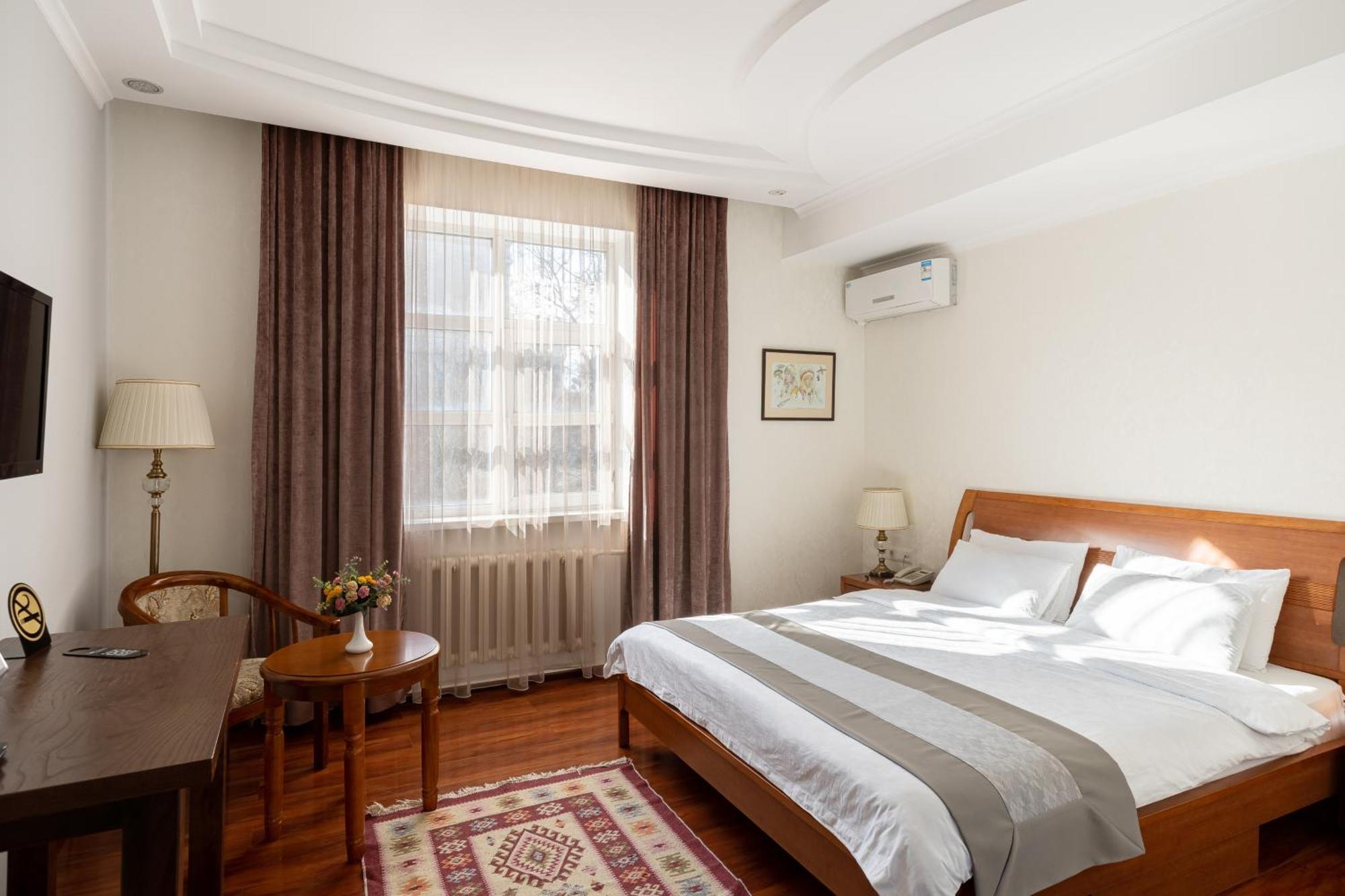 Soluxe Hotel Бішкек Екстер'єр фото