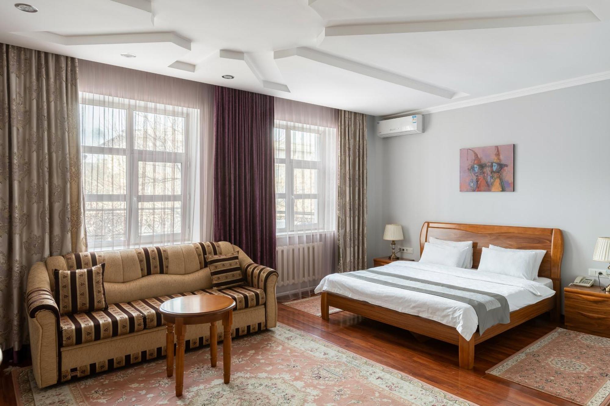 Soluxe Hotel Бішкек Екстер'єр фото
