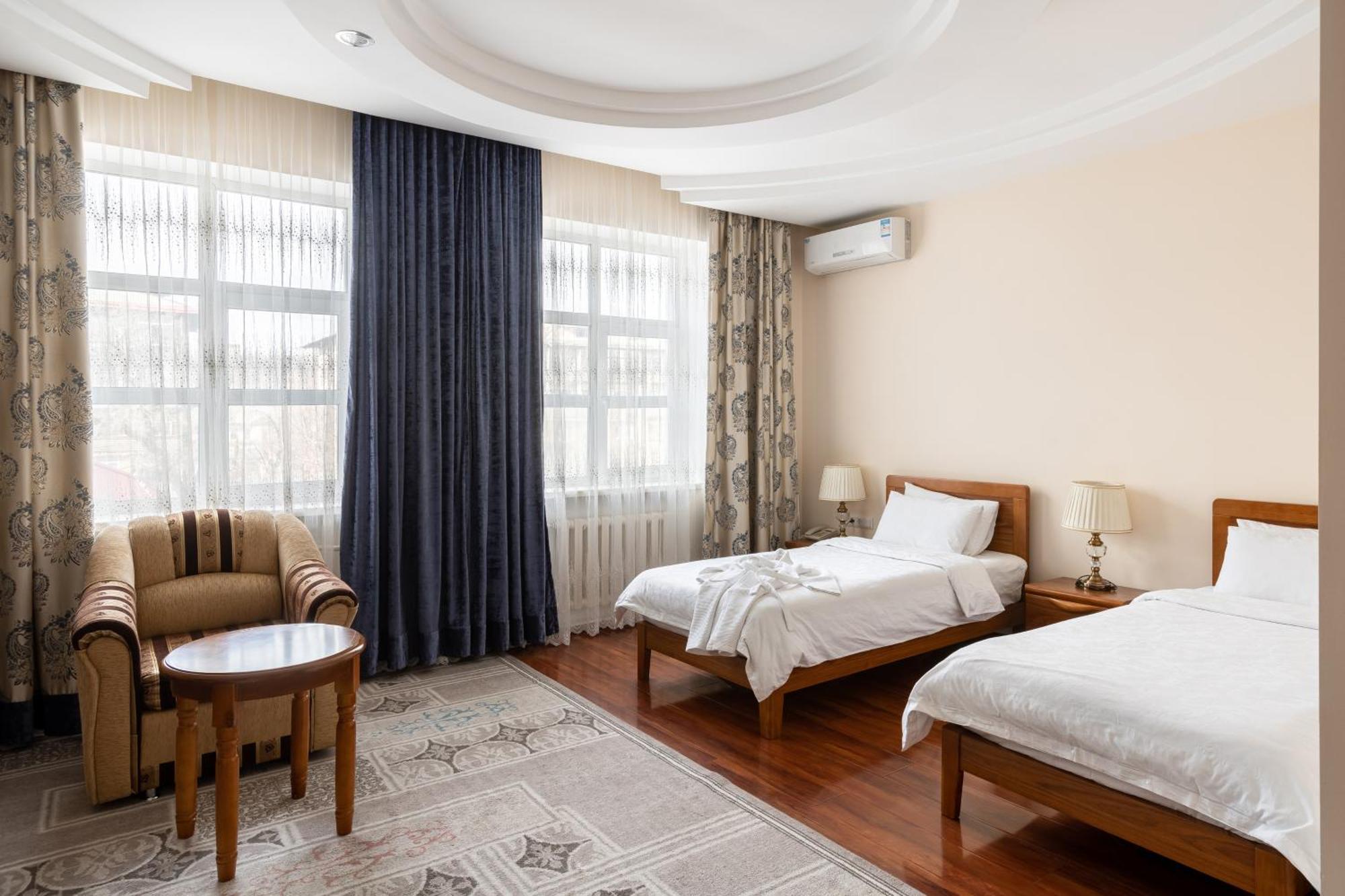 Soluxe Hotel Бішкек Екстер'єр фото