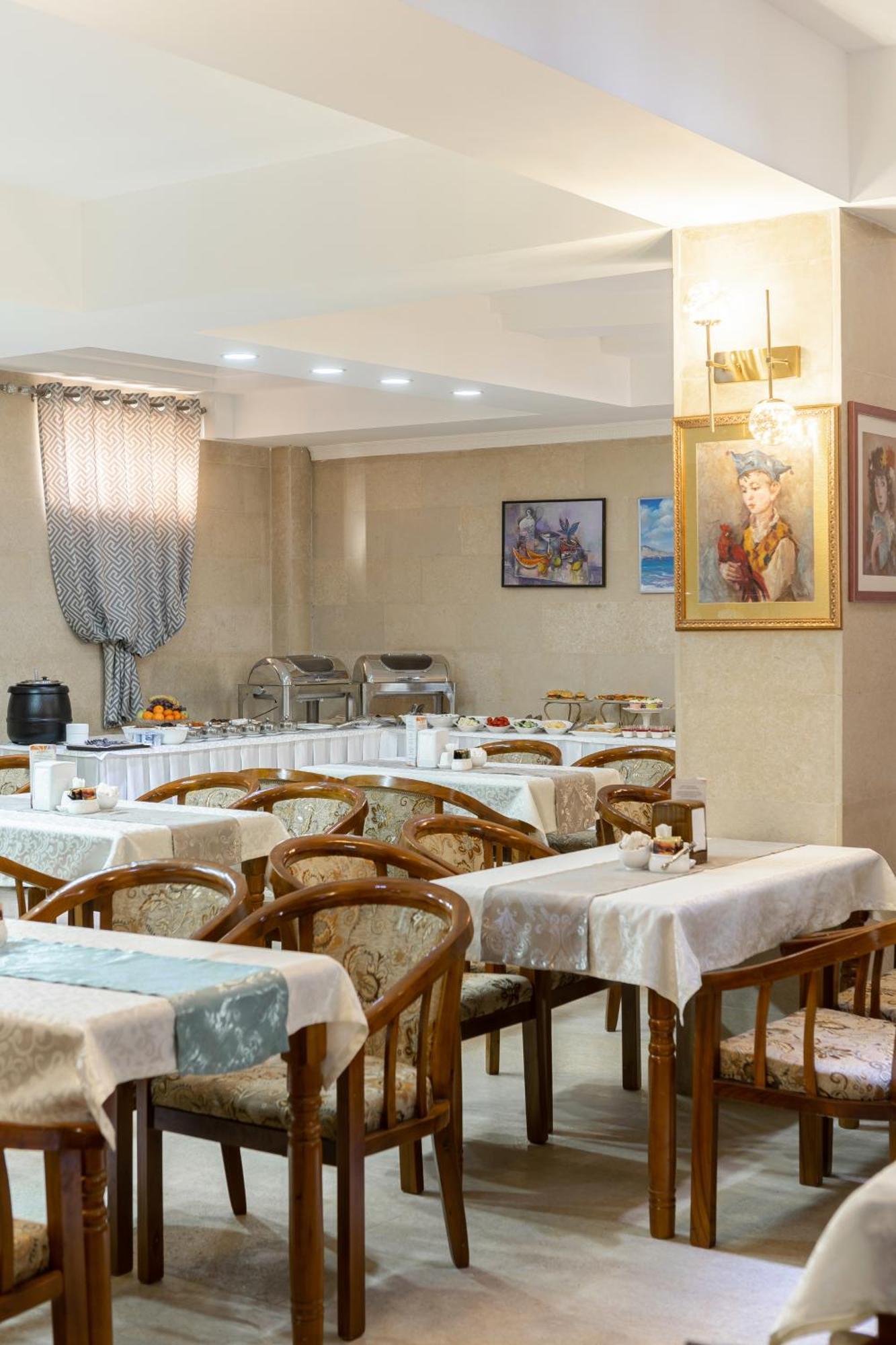 Soluxe Hotel Бішкек Екстер'єр фото