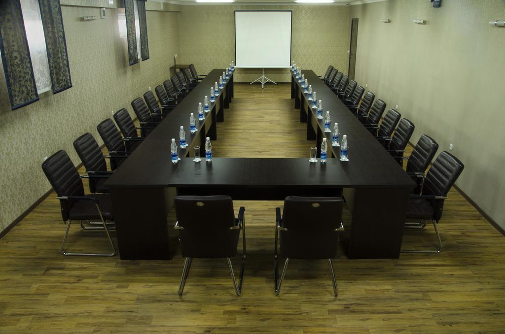 Soluxe Hotel Бішкек Екстер'єр фото
