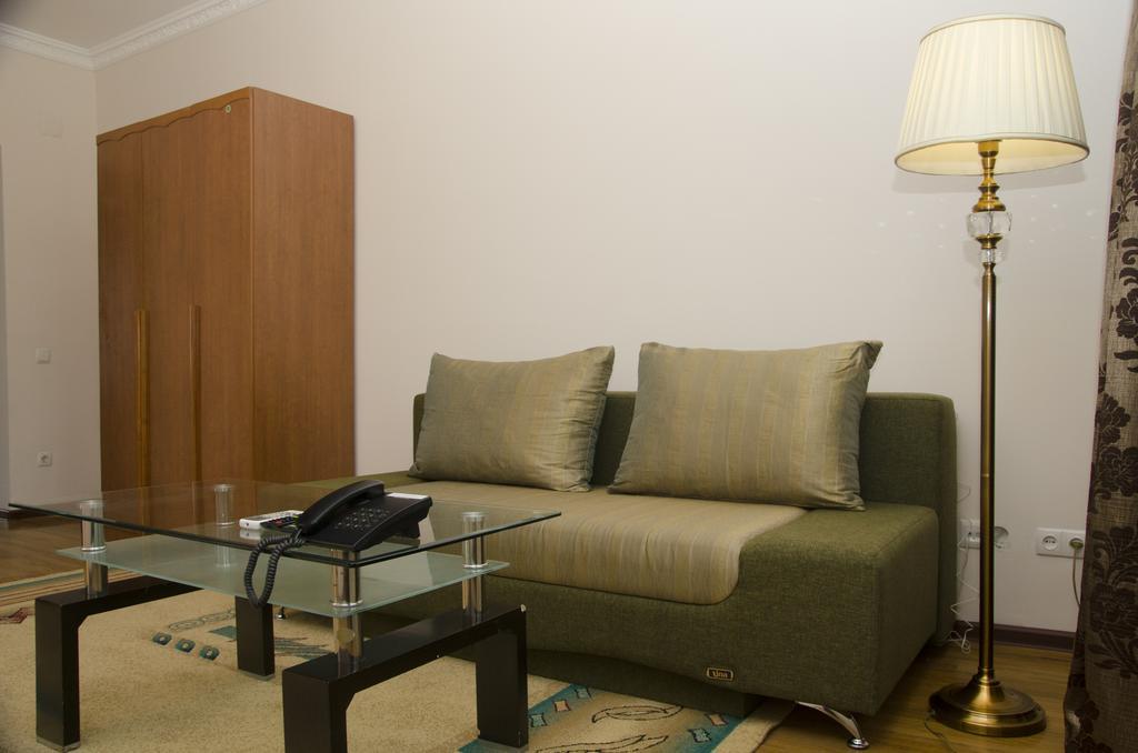 Soluxe Hotel Бішкек Екстер'єр фото